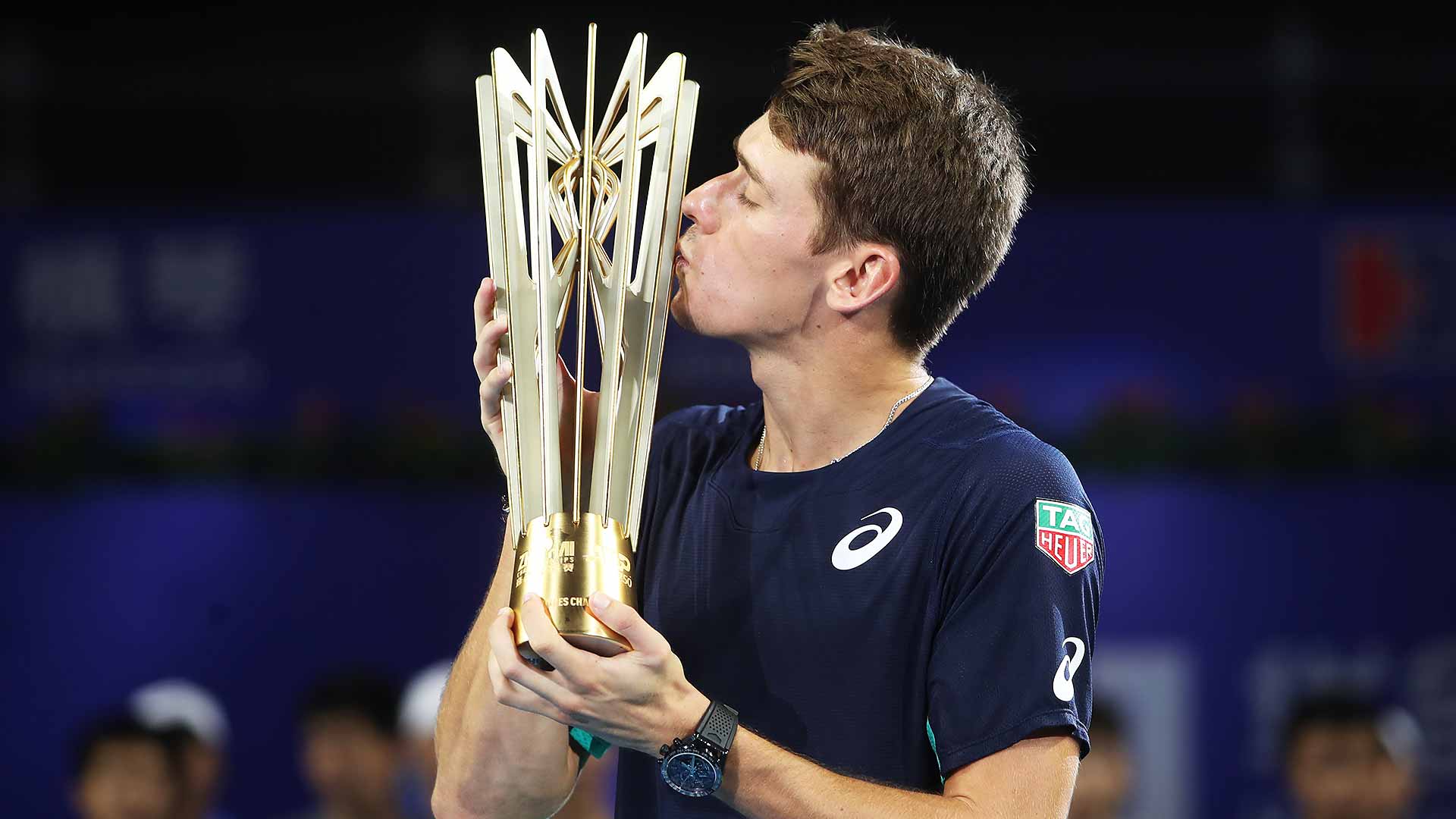 <a href='/en/players/alex-de-minaur/dh58/overview'>Alex de Minaur</a> improves to 3-2 in ATP Tour finals on Sunday in Zhuhai.