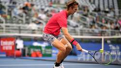 Hot Shot: Speedy Korda Covers The Court