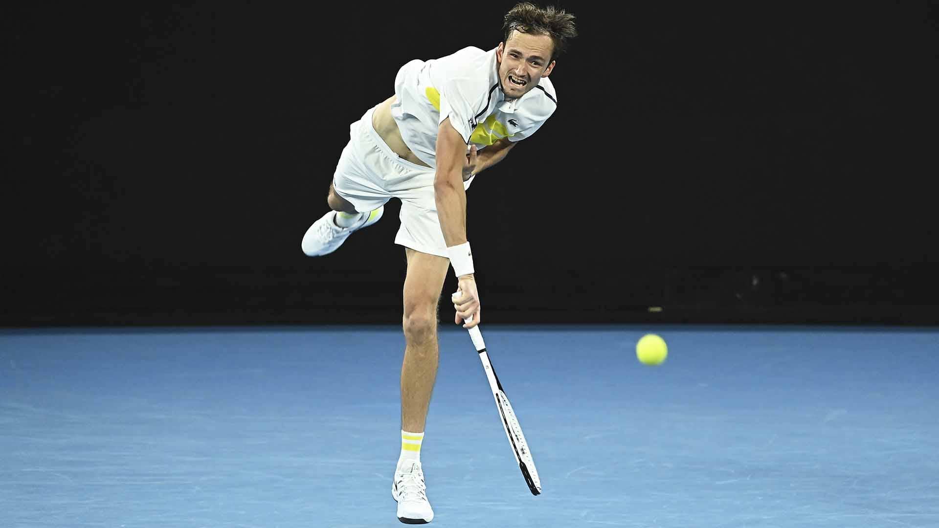<a href='https://www.atptour.com/en/players/daniil-medvedev/mm58/overview'>Daniil Medvedev</a> claims his 16th consecutive match win to reach the <a href='https://www.atptour.com/en/tournaments/australian-open/580/overview'>Australian Open</a> third round on Thursday.