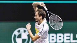 Hot Shot: Bend It Like Medvedev