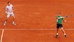 Hot Shot: 'Come On!' Huge Evans Lob Sets Up Match Point