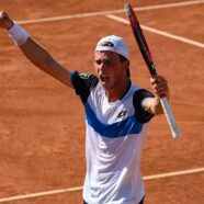 Wawrinka Battles Back For Prague SF Berth