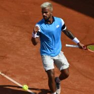 Wawrinka Digs Deep To Reach Prague Quarter-Finals