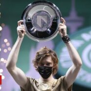 Covid: Tennis bodies urge hesitant players to get vaccine